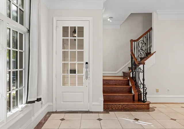 Photo 3 of Sale Pending at 2214 Worthington St, Dallas, TX 75204 | MLS# 21206350 | Listing updated on 2026-07-10