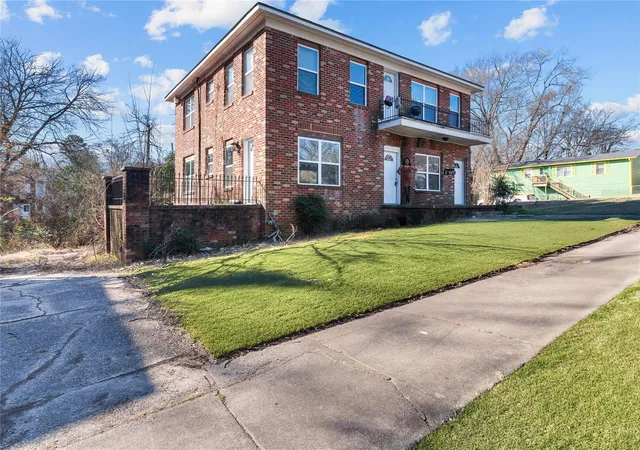 Photo 1 of Sale Pending at 421 Wyandotte St, Shreveport, LA 71101 | MLS# 21206445 | Listing updated on 2026-08-03