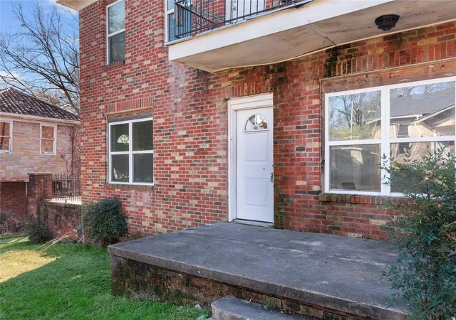 Photo 2 of Sale Pending at 421 Wyandotte St, Shreveport, LA 71101 | MLS# 21206445 | Listing updated on 2026-08-03