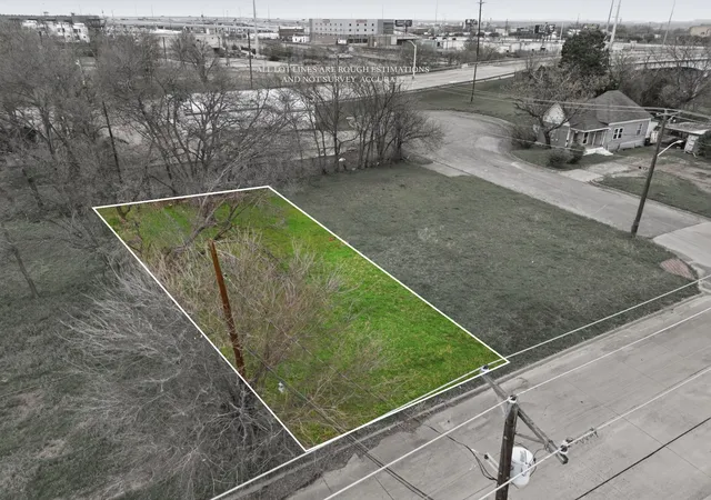 1st image of 311 E Cannon St, Fort Worth, TX 76104 | MLS# 21206186
