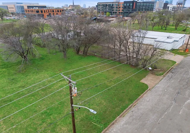 5th image of 311 E Cannon St, Fort Worth, TX 76104 | MLS# 21206186