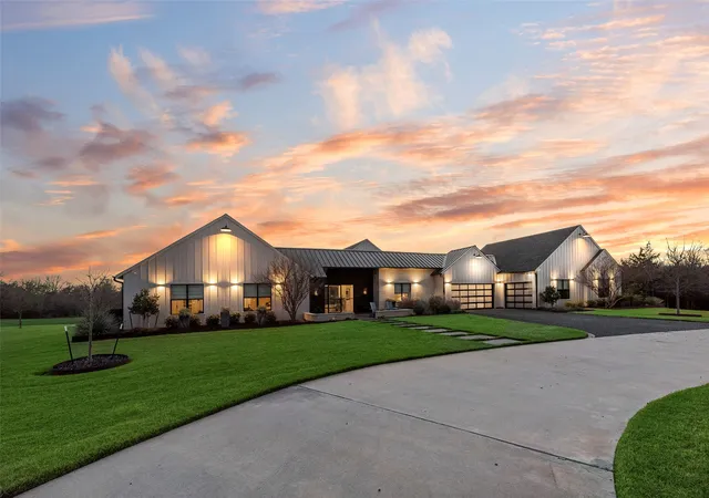 Photo 3 of Sale Pending at 1501 The Rock, Rockwall, TX 75087 | MLS# 21205044 | Listing updated on 2026-09-16