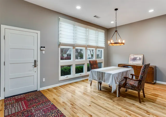 2nd image of 3319 W 6th St, Fort Worth, TX 76107 | MLS# 21202887