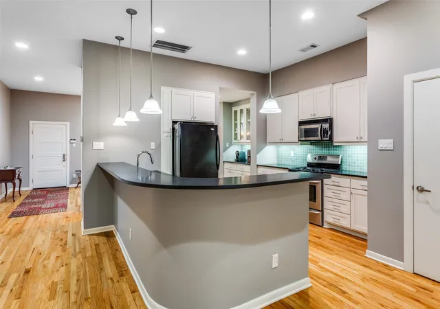 5th image of 3319 W 6Th St, Fort Worth, TX 76107 | MLS# 21202887