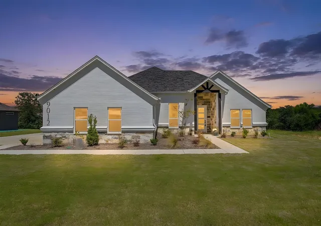 Photo 2 of Single family home for sale at 9012 Valley Oak Ct, Springtown, TX 76082 | MLS# 21205846 | Listing updated on 2026-07-27
