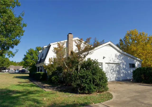 Photo 3 of Single family home for sale at 1196 County Road 260, Gainesville, TX 76240 | MLS# 21205493 | Listing updated on 2026-09-30
