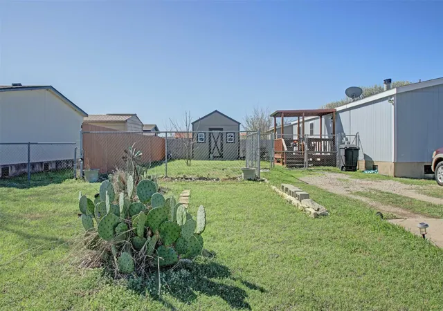 Homes for sale in Cleburne, TX | 2004 Fall Creek Rd, Cleburne, TX 76033 | MLS# 21203502