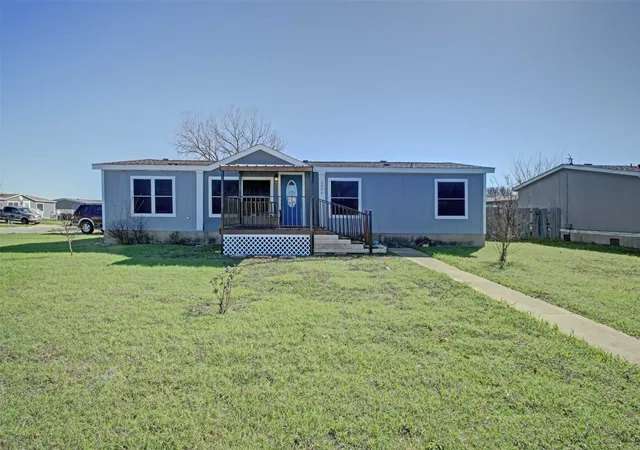 Homes for sale in Cleburne, TX | 2004 Fall Creek Rd, Cleburne, TX 76033 | MLS# 21203502