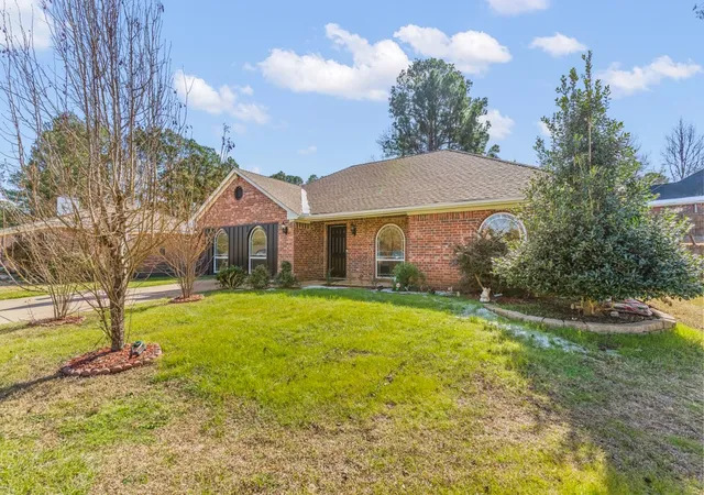 Homes for sale in Longview, TX | 804 Alta St, Longview, TX 75604 | MLS# 21205814