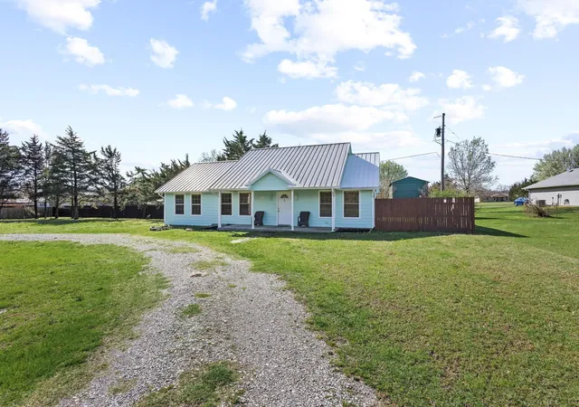 Homes for sale in Pottsboro, TX | 404 Willow Dr, Pottsboro, TX 75076 | MLS# 21204242