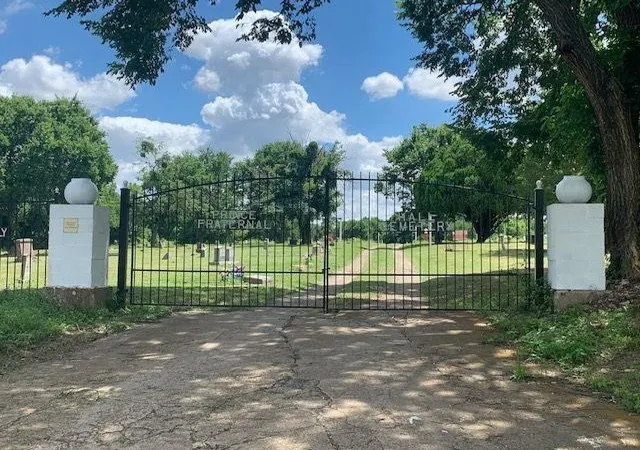 Photo 1 of Land for sale at 1400 E Jefferson St, Waxahachie, TX 75165 | MLS# 21206868 | Listing updated on 2026-09-30