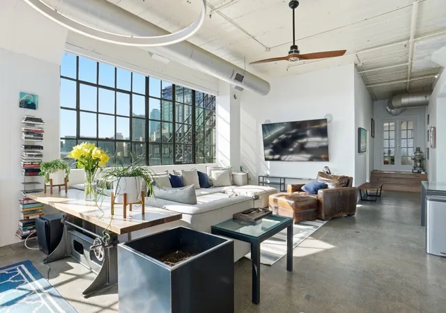 Photo 2 of Condo for sale at 2220 Canton St #407, Dallas, TX 75201 | MLS# 21204843 | Listing updated on 2026-08-25