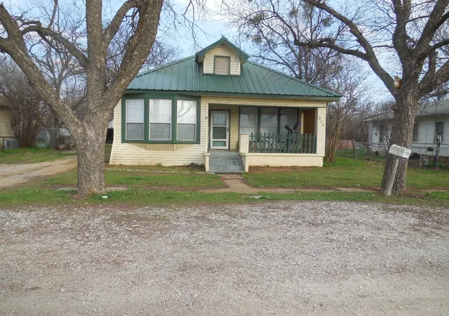 Homes for sale in Ranger, TX | 910 Sinclair St, Ranger, TX 76470 | MLS# 21206974