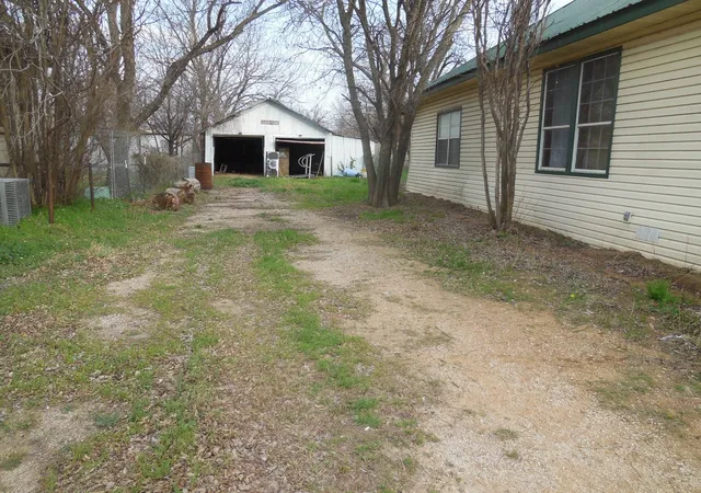 Homes for sale in Ranger, TX | 910 Sinclair St, Ranger, TX 76470 | MLS# 21206974
