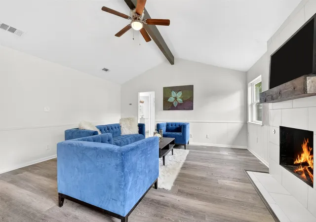 Photo 3 of Single family home for sale at 6412 Embassy Dr, Forest Hill, TX 76119 | MLS# 21207077 | Listing updated on 2026-09-01