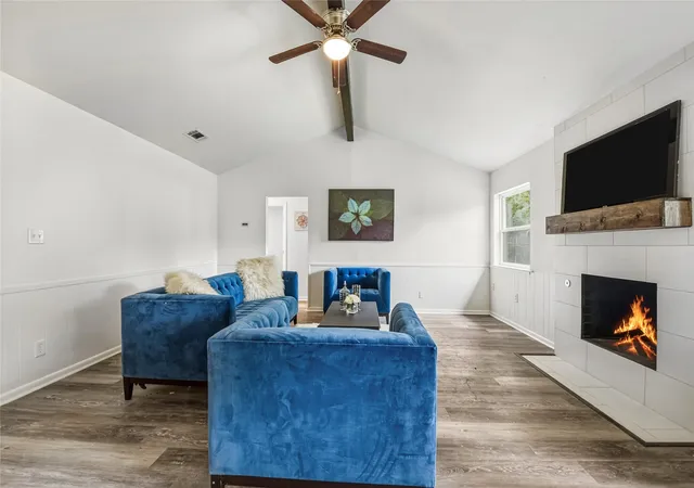 Photo 4 of Single family home for sale at 6412 Embassy Dr, Forest Hill, TX 76119 | MLS# 21207077 | Listing updated on 2026-09-01