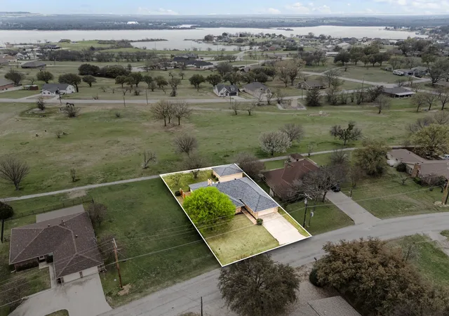 Photo 3 of Sale Pending at 139 Runaway Bay Dr, Runaway Bay, TX 76426 | MLS# 21200490 | Listing updated on 2026-08-20