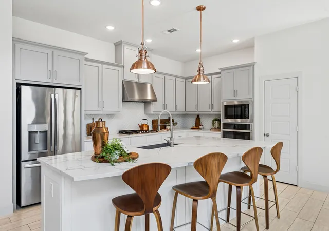 Photo 4 of Single family home for sale at 648 Courtyard Ln, Irving, TX 75039 | MLS# 21179354 | Listing updated on 2026-10-05