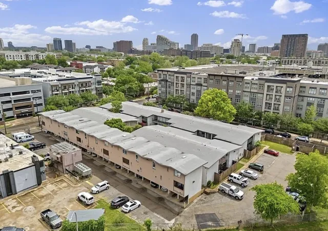 34th image of 2627 Douglas Ave #125, Dallas, TX 75219 | MLS# 21207351