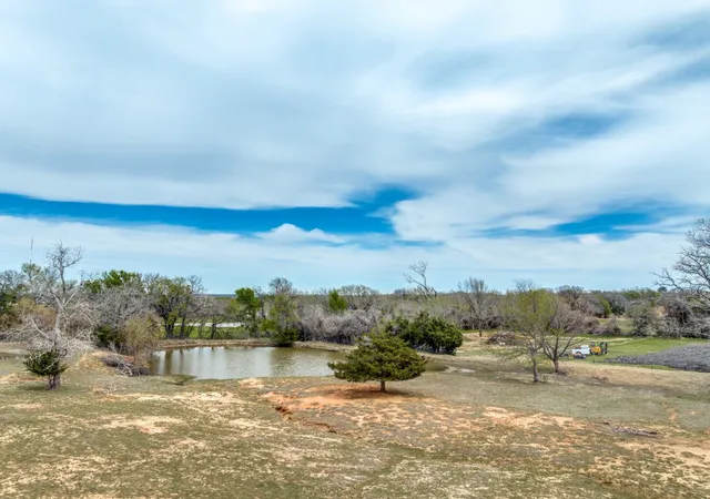 2nd image of 170 County Road 4678, Boyd, TX 76023 | MLS# 21207473