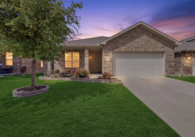 Photo 1 of Single family home for sale at 6212 Topsail Dr, Fort Worth, TX 76179 | MLS# 21203153 | Listing updated on 2026-10-07