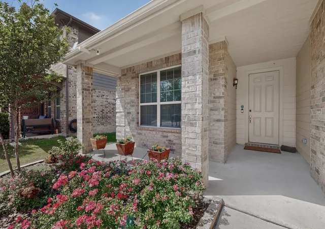 Photo 2 of Single family home for sale at 6212 Topsail Dr, Fort Worth, TX 76179 | MLS# 21203153 | Listing updated on 2026-10-07