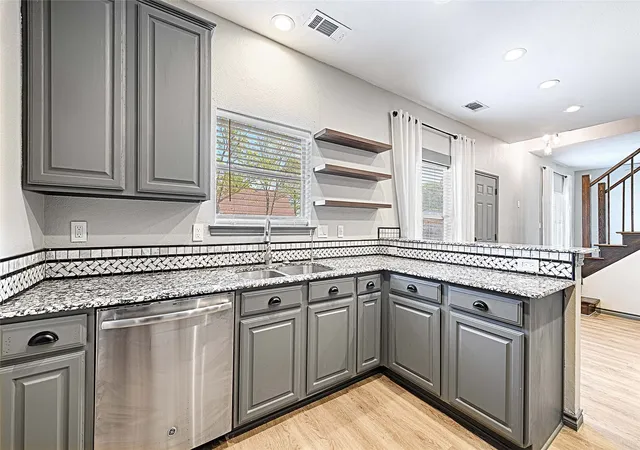 3rd image of 4805 Hunters Ridge Dr, Sachse, TX 75048 | MLS# 21195849