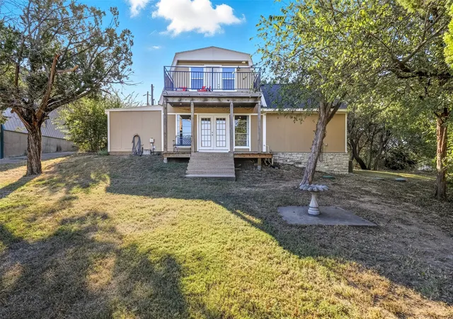 Homes for sale in Granbury, TX | 1106 Scenic Dr, Granbury, TX 76048 | MLS# 21207573