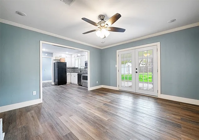 Photo 3 of Single family home for sale at 6413 Stonewall St, Greenville, TX 75402 | MLS# 21207552 | Listing updated on 2026-08-17
