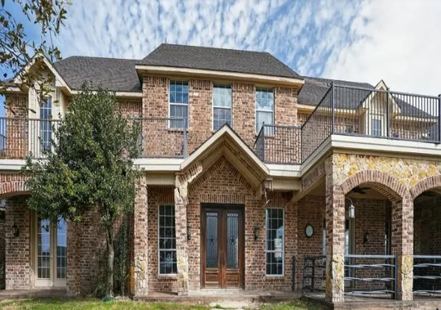 Photo 1 of Sale Pending at 437 Aledo Creeks Rd E, Fort Worth, TX 76126 | MLS# 21207513 | Listing updated on 2026-10-06