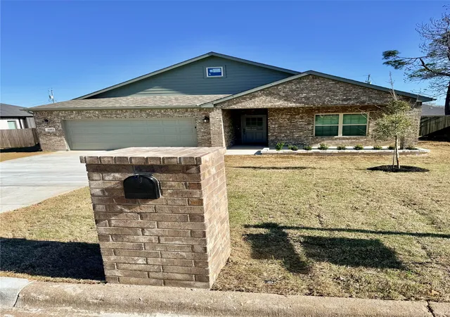 Homes for sale in Bowie, TX | 1403 Jefferson St, Bowie, TX 76230 | MLS# 21132963