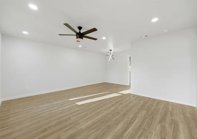 Photo 4 of Single family home for sale at 502 Madison St, Cleburne, TX 76033 | MLS# 21203529 | Listing updated on 2026-07-26