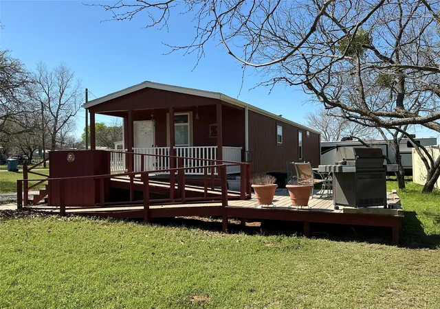 Homes for sale in De Leon, TX | 1017 W Ross Ave, De Leon, TX 76444 | MLS# 21207766