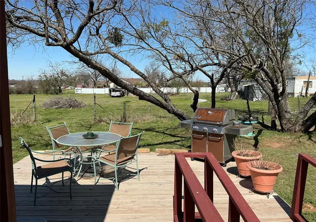 Homes for sale in De Leon, TX | 1017 W Ross Ave, De Leon, TX 76444 | MLS# 21207766