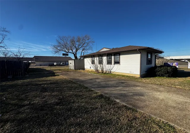 Homes for sale in Ferris, TX | 600 E 5th St, Ferris, TX 75125 | MLS# 21207822
