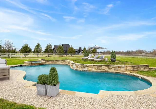 Photo 2 of Single family home for sale at 499 Mcdonald Rd, Rockwall, TX 75032 | MLS# 21203058 | Listing updated on 2026-08-30