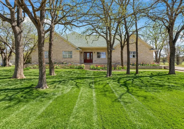 Photo 1 of Single family home for sale at 1118 County Road 325, Glen Rose, TX 76043 | MLS# 21205910 | Listing updated on 2026-08-18