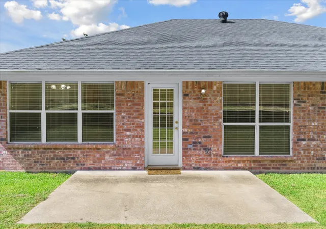 Homes for sale in Whitehouse, TX | 222 Amanda Ct, Whitehouse, TX 75791 | MLS# 21207941
