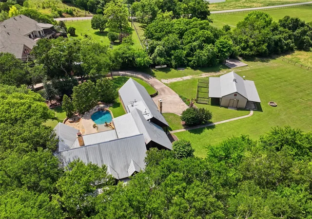 Photo 3 of Single family home for sale at 129 Trinity Bluffs, Aledo, TX 76008 | MLS# 21207218 | Listing updated on 2026-08-22