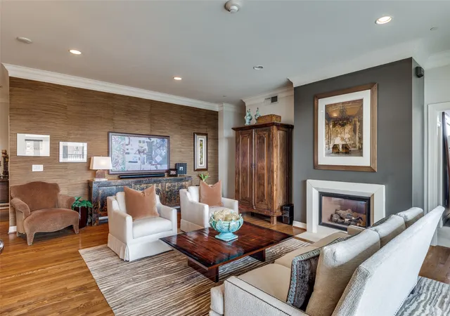 Photo 3 of Sale Pending at 2828 Hood St #506, Dallas, TX 75219 | MLS# 21205288 | Listing updated on 2026-07-10