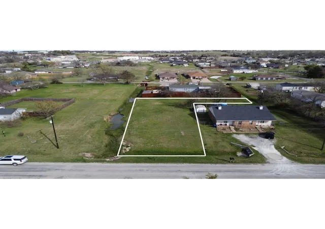 Homes for sale in Gunter, TX | 408 N 4th St, Gunter, TX 75058 | MLS# 21205415