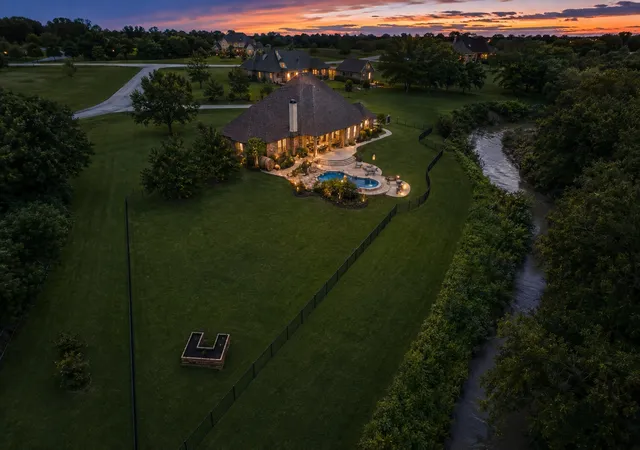 Photo 4 of Single family home for sale at 103 Fireside Ct, Rockwall, TX 75032 | MLS# 21198921 | Listing updated on 2026-09-23