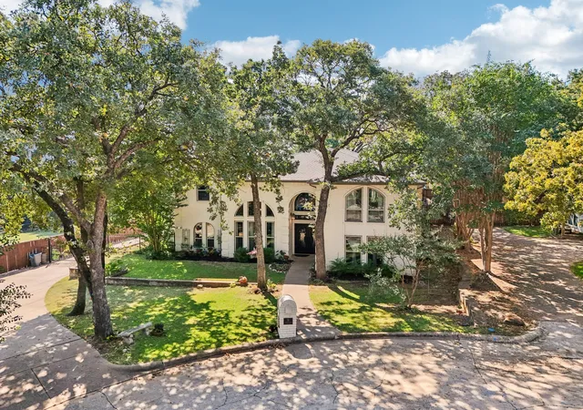 2nd image of 5 Woodlands Ct, Trophy Club, TX 76262 | MLS# 21205793