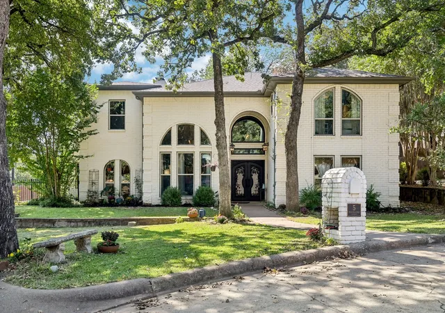 3rd image of 5 Woodlands Ct, Trophy Club, TX 76262 | MLS# 21205793