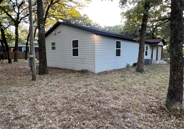 Homes for sale in Gun Barrel City, TX | 310 Eagle Dr, Gun Barrel City, TX 75156 | MLS# 21208287