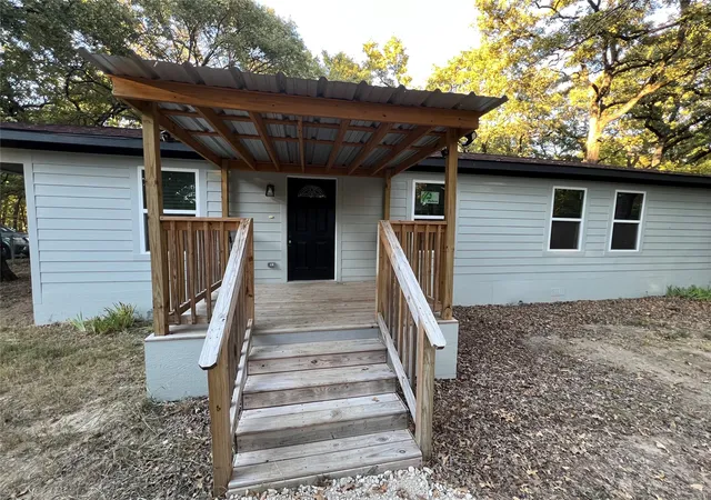 Homes for sale in Gun Barrel City, TX | 310 Eagle Dr, Gun Barrel City, TX 75156 | MLS# 21208287