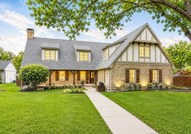 Photo 1 of Sale Pending at 1 Roundrock Cir, Richardson, TX 75080 | MLS# 21207959 | Listing updated on 2026-08-03