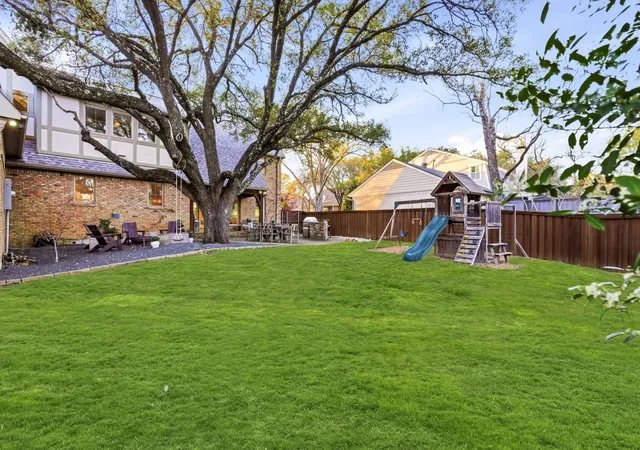 Photo 38 of Sale Pending at 1 Roundrock Cir, Richardson, TX 75080 | MLS# 21207959 | Listing updated on 2026-08-03