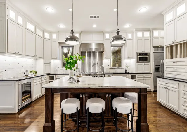 Photo 4 of Sale Pending at 1 Roundrock Cir, Richardson, TX 75080 | MLS# 21207959 | Listing updated on 2026-08-03