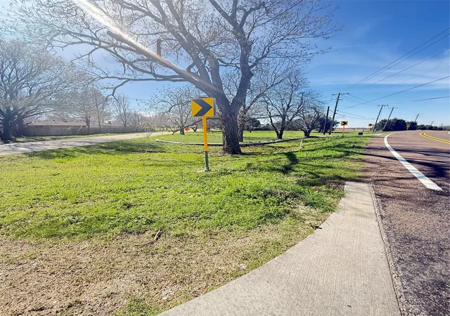 Photo 4 of Land for sale at 315 Smirl Dr, Rockwall, TX 75032 | MLS# 21205245 | Listing updated on 2026-07-07
